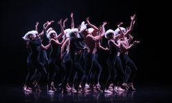 Kırklareli'nde "Rezonans" Modern Dans Gösterisi Sahnelendi