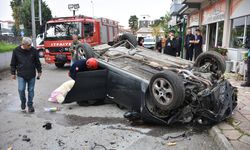 Yoldan Çıkan Otomobil, 3 Metre Yükseklikten Sokağa Devrildi