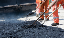 Kırklareli'nde Köy Yollarında Sıcak Asfalt Çalışmaları Sürüyor