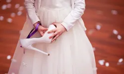 Küçük Yaşta Evlilik, Büyük Psikolojik Sorunları Beraberinde Getiriyor!