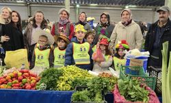 Anaokulu Öğrencileri Pazarda
