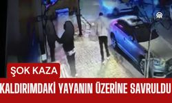 ŞOK KAZA; Kaldırımdaki Yayanın Üzerine Savruldu
