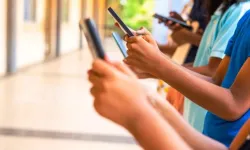 Sosyal Medya Yasağı Çocukları Korur Mu?