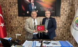 Başkan Arı Belediye Memurları İçin İmzayı Attı