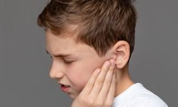 Çocuğunuz Kulağını Çok Sık Çekiyorsa Dikkat!