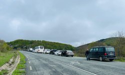 Dereköy Sınır Kapısı Yolunda Trafik Kazası: Yol Trafiğe Kapandı