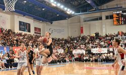 Potanın Kızları Kendi Evinde Kaybetti