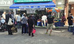Semt Pazarı Kadar Kalabalık Manav