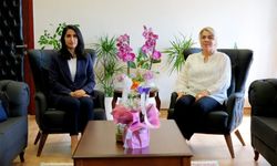 Rektör Ak, Müdür Kumaş’ı Ağırladı