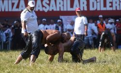 Kırkpınar Yağlı Güreşleri'nde Çeyrek Finale Yükselen Başpehlivanlar Belli Oldu