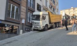 TEKİRDAĞ: Freni Boşalan Kamyon Eve Çarptı