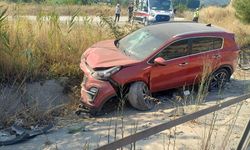 Araç Yol Kenarına Devrildi, 2’si Çocuk, 4 Yaralı