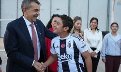 Bakan Tekin, Ahmet Mithat Ortaokulunu Ziyaret Etti