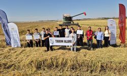 Tarım Bölümü Öğrencileri Dersi Tarlada İşledi