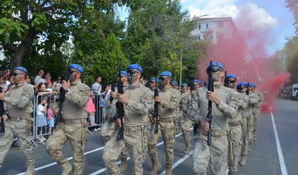 KIRKLARELİ’NDE BÜYÜK ZAFERİN 102. YILI COŞKUYLA KUTLANDI