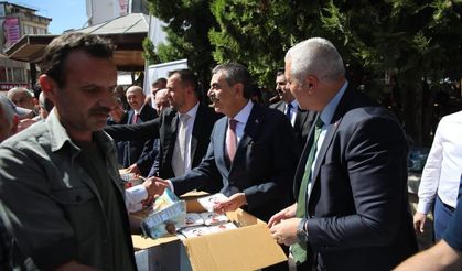 BAKAN YUSUF TEKİN KIRKLARELİ'NDE VATANDAŞA PİLAV DAĞITTI
