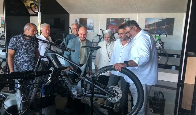 AK Parti’den Bisiklet Fabrikasına Ziyaret