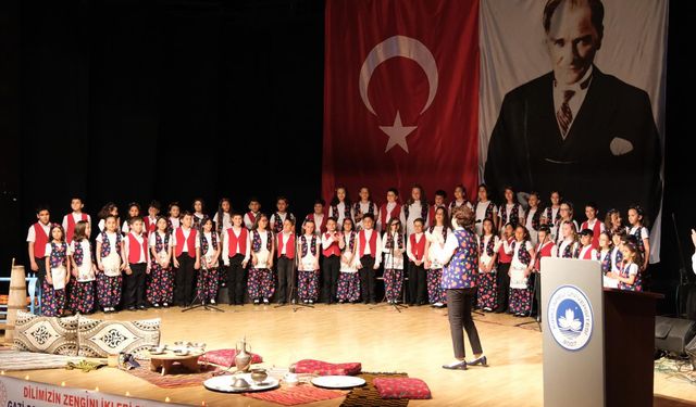Minikler Türkü Gecesi İle Kültürümüzü Yaşattı