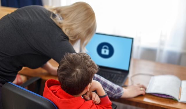 Çocuklarınızı İnternette Yalnız Bırakmayın