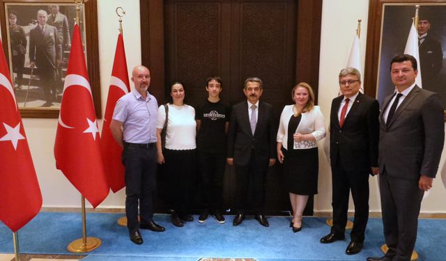 Vali Ekici, Türkiye Birincisi Demir Alp İle Buluştu