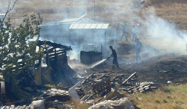 Korkutan Yangın; Çiftlikten Tarım Arazisine Sıçradı