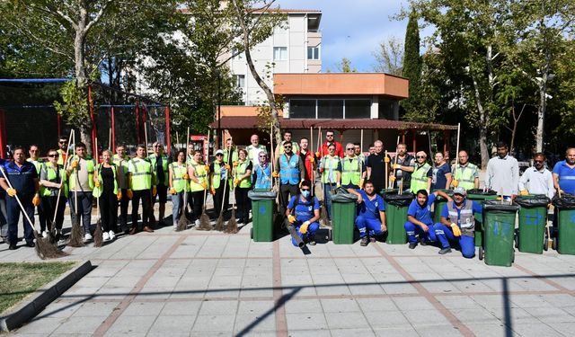 Temizlik Gönüllüleri Mutlu Yarınlar İçin Sahada