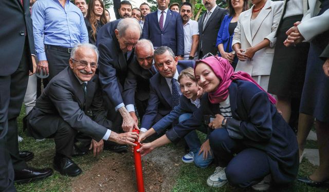 Kırklarelili Deniz; Özgür Özel’le Bir Arada