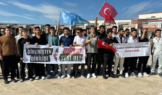 KLÜ Öğrencileri İsrail’in Saldırılarını Protesto Etti