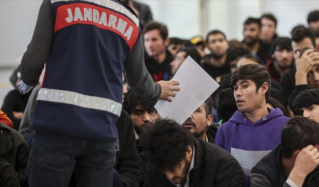 25 Düzensiz Göçmen Yakalandı