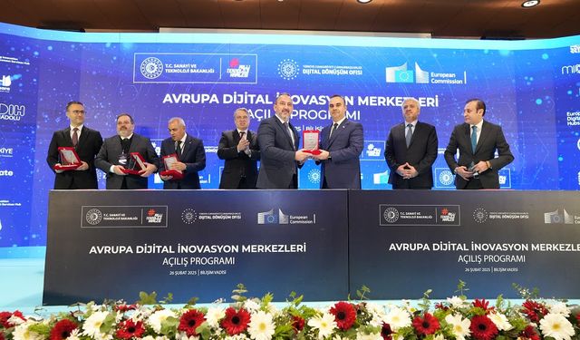 Bakan Kacır’dan TRAKYAKA’ya Plaket