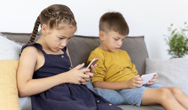 Bir Çocuk Kaç Yaşında Akıllı Telefon Sahibi Olabilir?