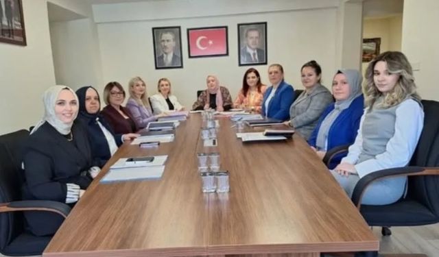 AK Kadınlardan Değerlendirme Toplantısı