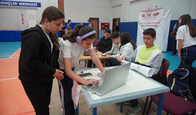 Geleceğin Teknoloji Yıldızları Projelerini Sergiledi