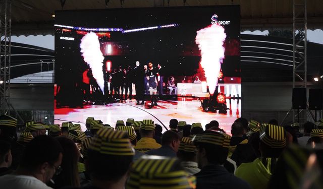 Fenerbahçe’nin Avrupa Zaferi Dev Ekranda İzlendi