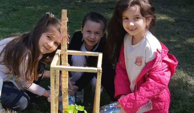 Kırklarelili Minikler Ağaçlara Can Verdi