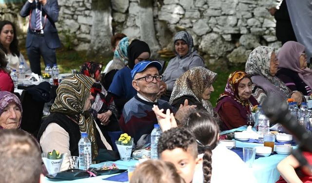 Kırklareli Huzurevi Sakinlerine Müzik Ve Şiir Dinletisi
