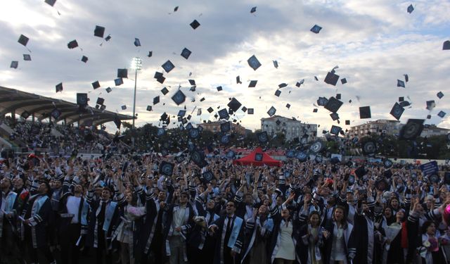 KLÜ, Evlatlarını Geleceğe Uğurladı