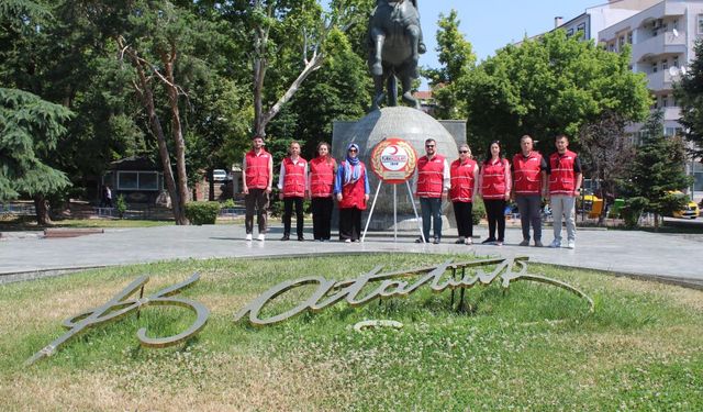 Türk Kızılay Kırklareli İl Merkezi’nden Çelenk Sunumu