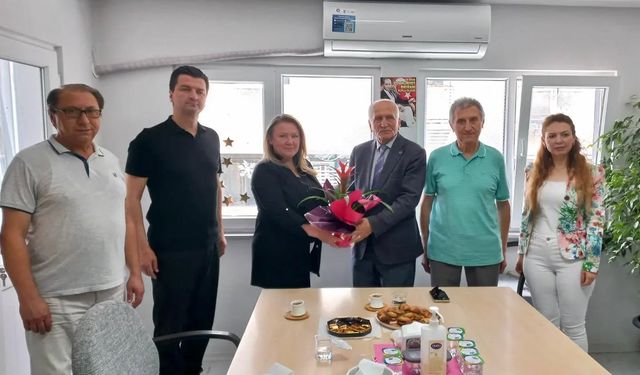 Müdür Özefsun, Kepirtepeliler Eğitim Vakfı’nı Ziyaret Etti