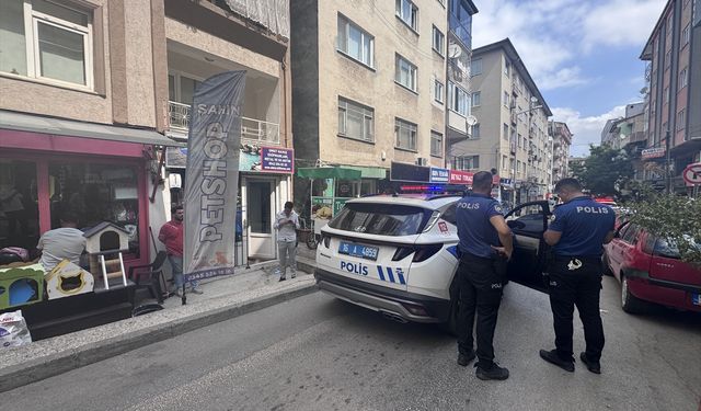 Husumetlisini Tabancayla Vurdu