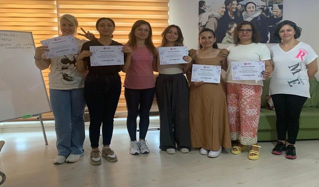 `Kadınlarla Birlikte Güçleniyoruz Atölyesi'nde Dayanışma ve Umut Buluştu