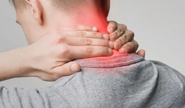 Teknoloji Kullanımı, Genç Yaşta Boyun Fıtığı Riskini Artırıyor
