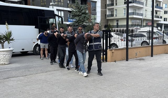 Edirne'de Şehit Ailesini Dolandıran 11 Şüpheli Adliyede