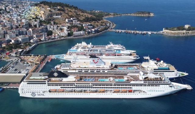 Kruvaziyer Turizminde Tarihi Zirve