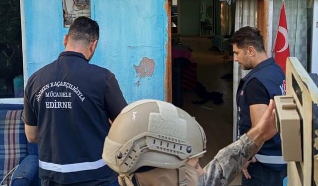 Göçmen Kaçakçısı Saklandığı Evde Yakalandı