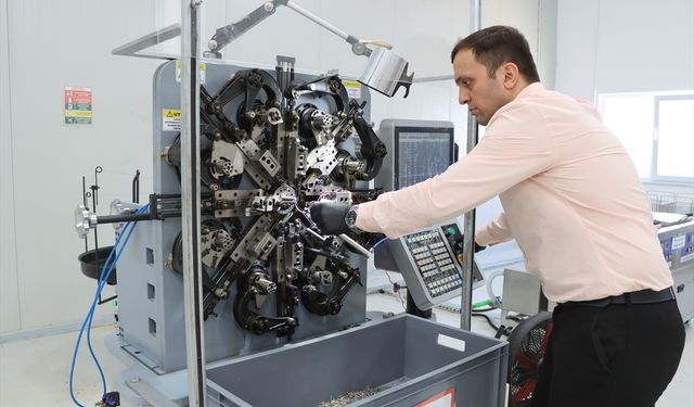 Kırklareli; Uluslararası Cep Telefonu Firmasına Sim Kart Çıkarıcı Pim Üretiyor