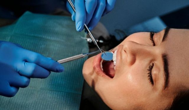 Diş Eti Çekilmesinin En Büyük Sebebi Diş Taşı!