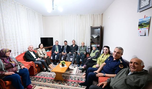 "Onların Engin Tecrübeleri Bizlere Rehber Oluyor"