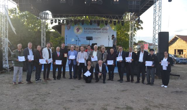 KIRKSEDER Kızılcıkdere Bağ Bozumu Şenliklerinde Coştu, Coşturdu!