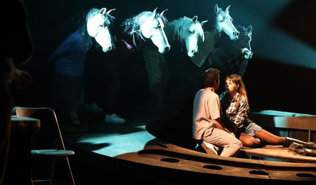 Yeni Sezonun İlk Büyük Oyunu Sahnelendi